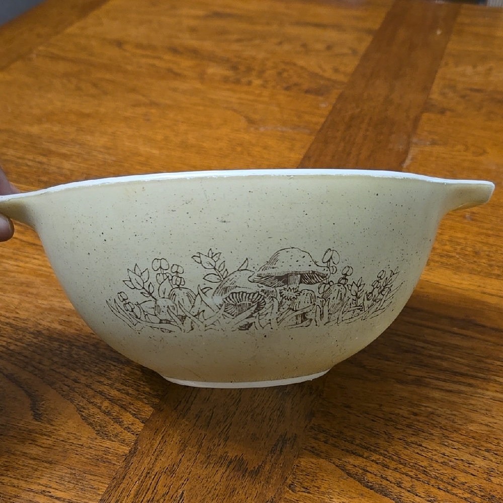 PYREX Vintage Cream Mixing Bowl with Mushroom Design - Forest Fancies